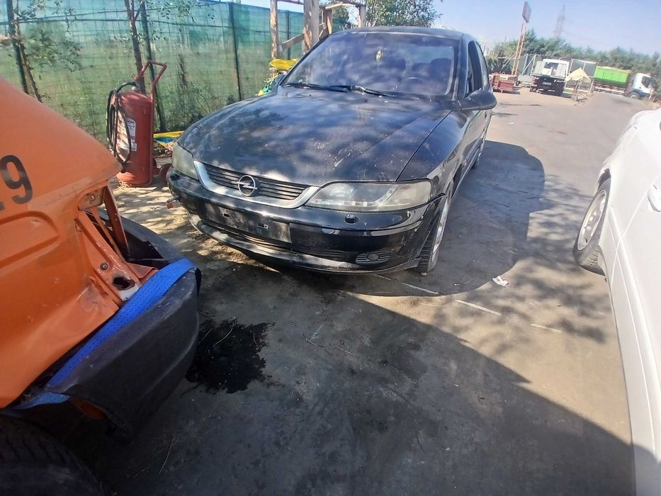 Dezmembram opel vectra b