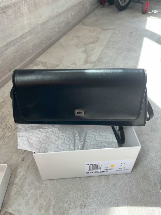 Дизайнерска чанта от естествена кожа на френския беанд Carel