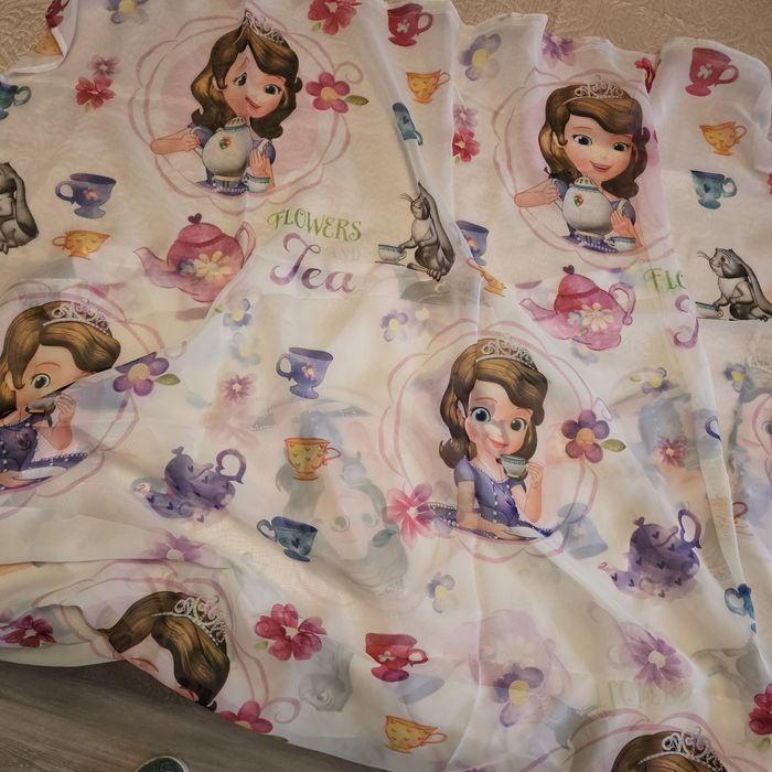 Детски пердета със  София по две малки са