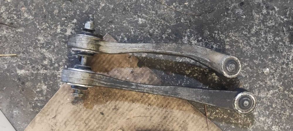 Горни десни носачи Audi A5