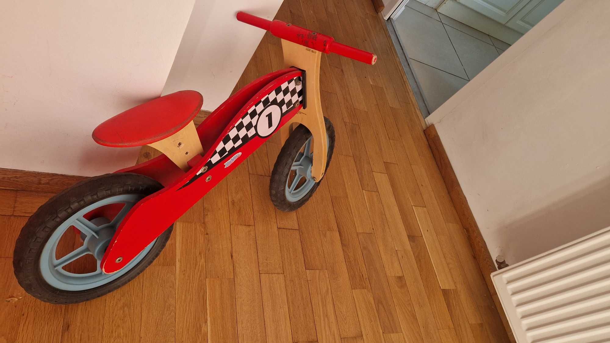 Bicicleta de lemn fara pedale
