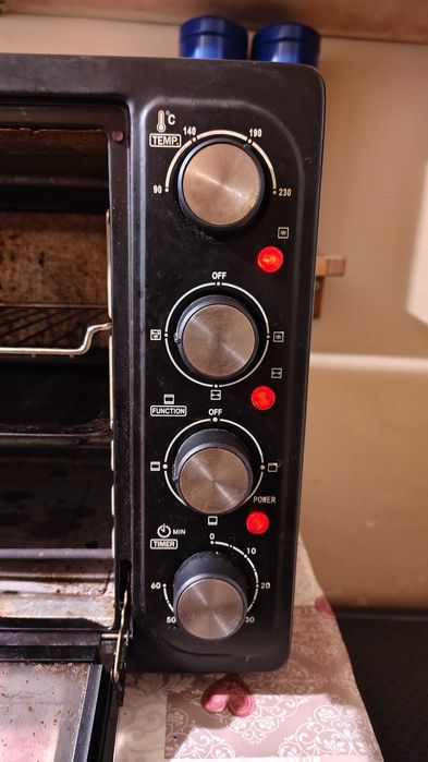 Cuptor electric Adler AD6010, 2000W, 45l, rotisor Negru