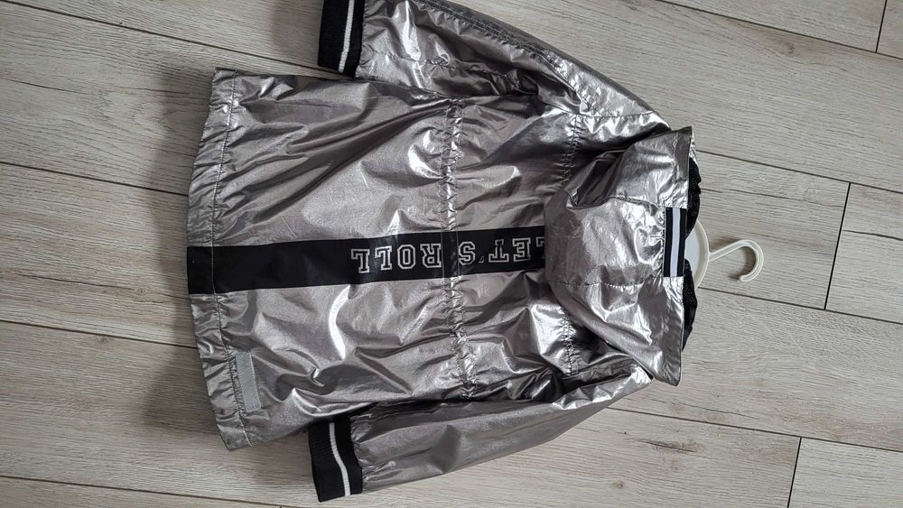 gecuta fetita cu căptușeală Coccodrillo, mărime 104, 4 ani.

40 lei