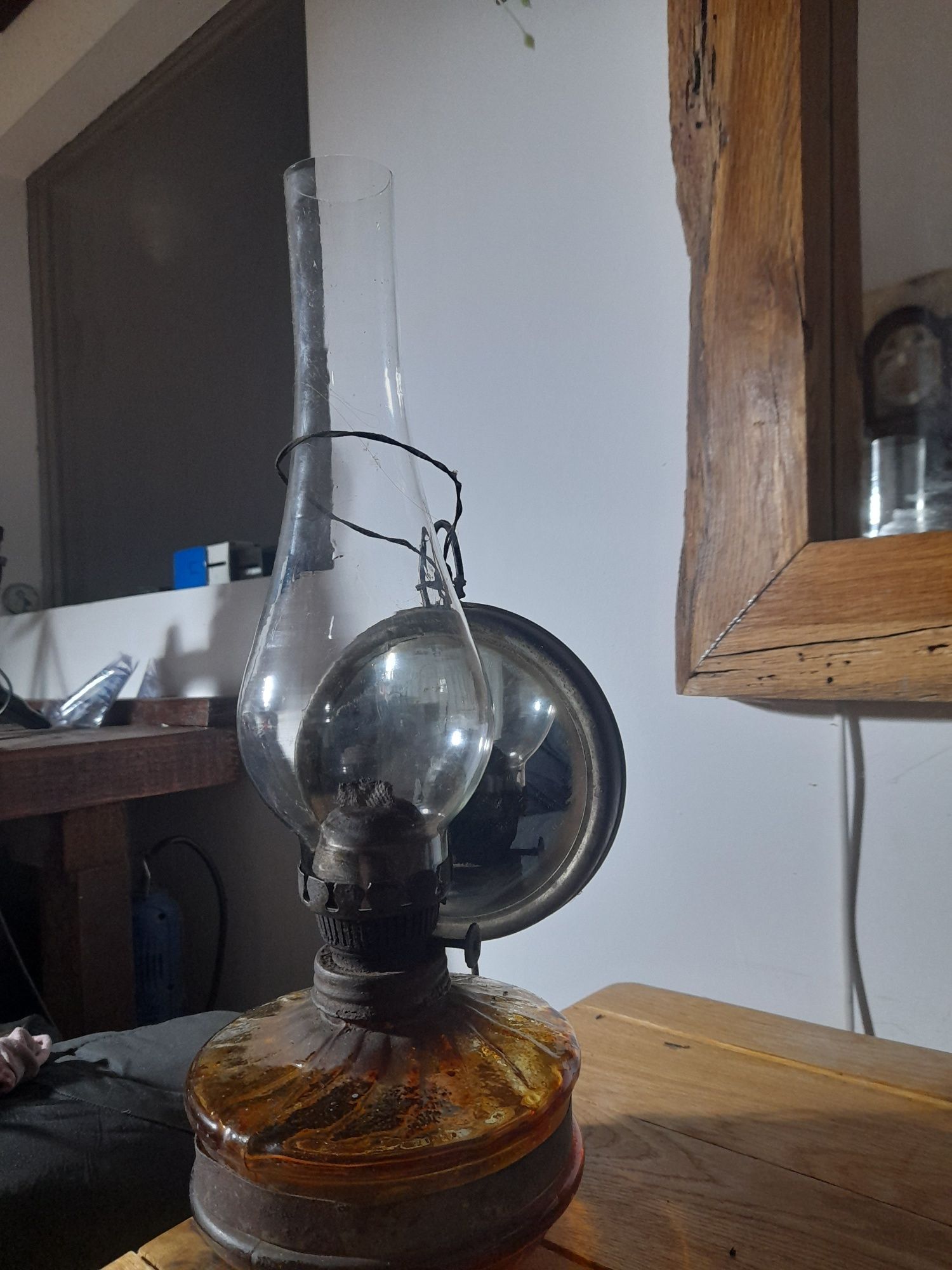 Lampa pe gaz lampant veche