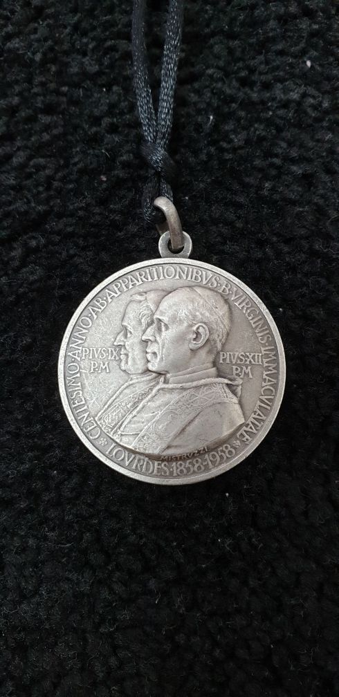 Medalion, moneda comemorativa