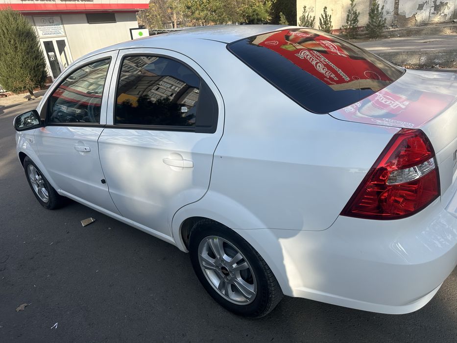 Nexia 3 sotiladi avtomat