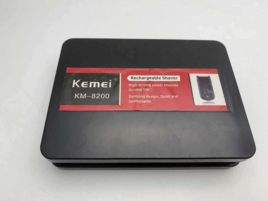 Продавам чисто нов тример Kemei KM-8200
