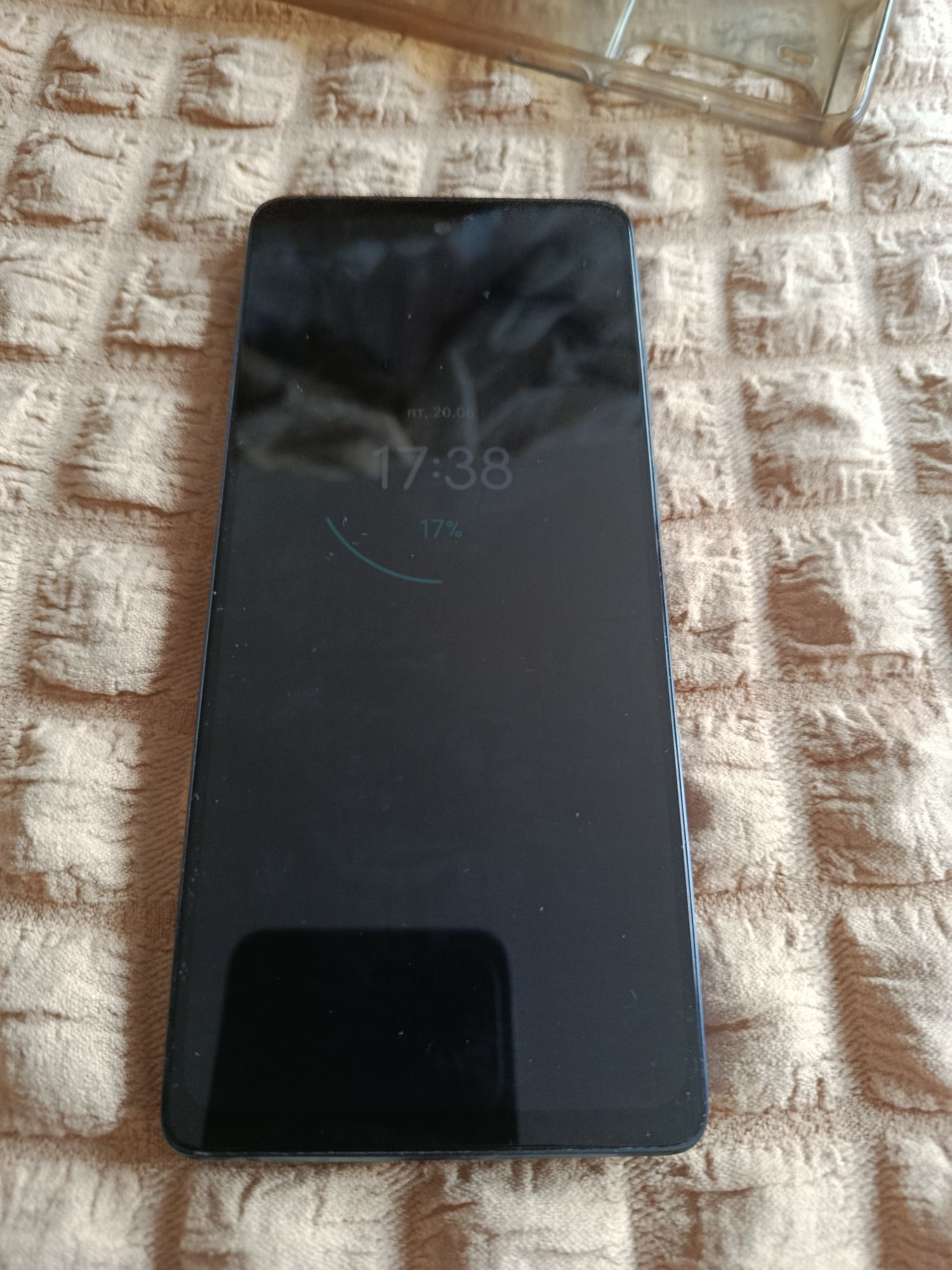 Продавам перфектно запазен Motorola G200 5g 8/128