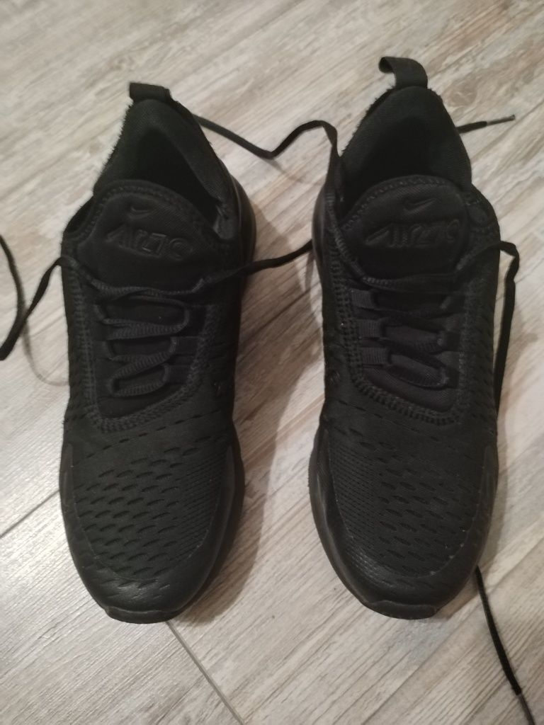Маратонки Nike Air Max 270