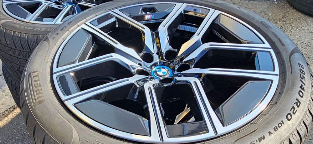 Jante BMW seria 7 G70 X3 G45 echip iarna 285 40 20/255 45 20 Pirelli