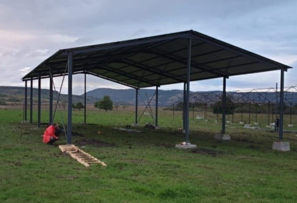 vand hala metalica 20x10x4 La 4300 euro
Fac și alte dimensiuni pe coma