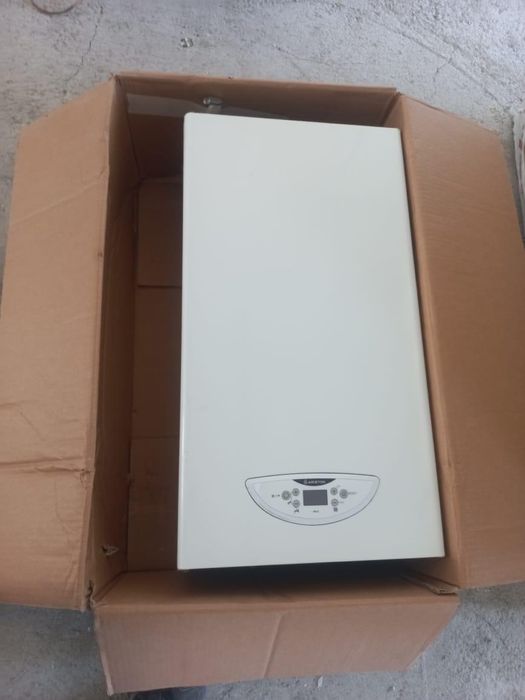 Газовый котел Ariston