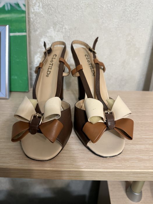 Продам босоножки женские