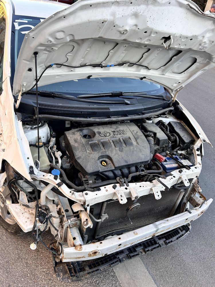 Toyota Auris Тойота Аурис 1.6 VVT-I.132кс.2010г!!! На части!!!