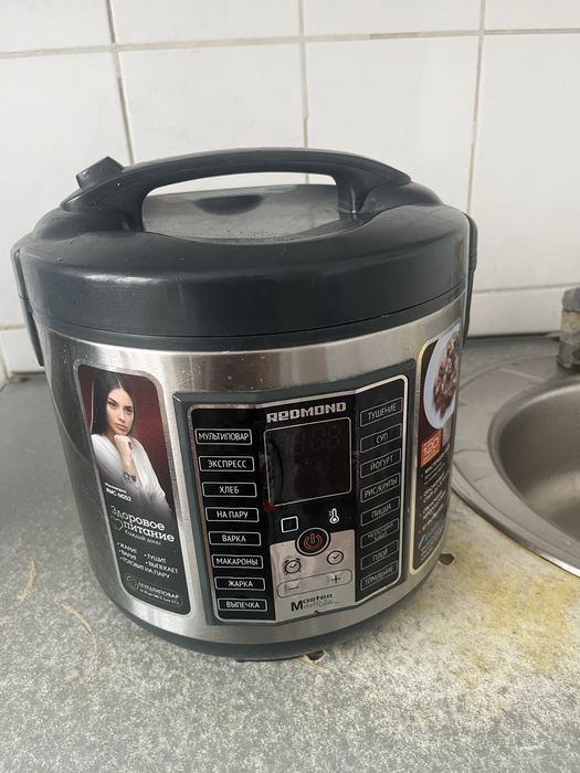 Продам мультиварку в идеальном состояний