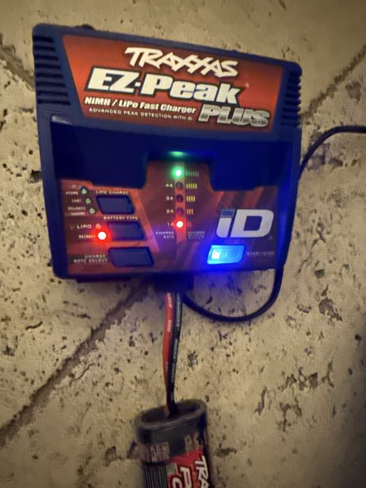 Traxxas slash cu motor brushless