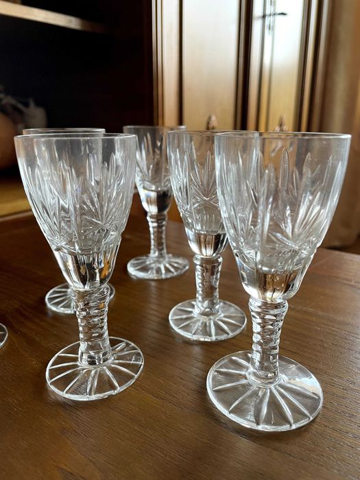 Vand set de 6 pahare vintage, de cristal, cu model clasic