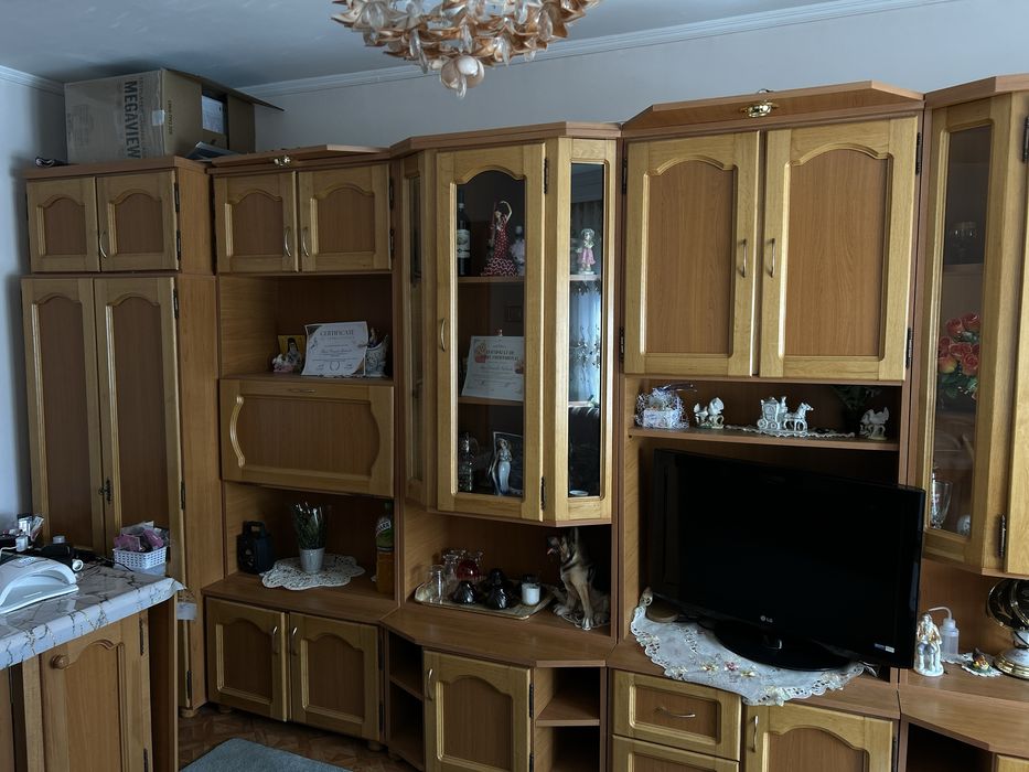 Mobilier de sufragerie din lemn masiv