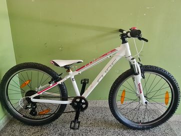 Продавам Cube 240 алуминиево детско колело за момиче