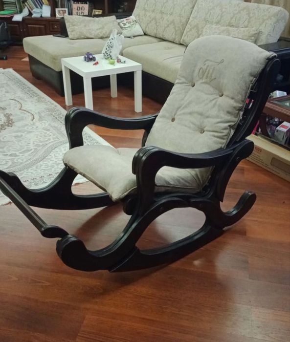 Кресло-качалка со сьемной подушкой