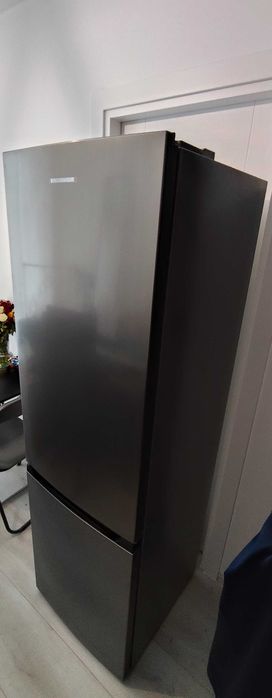 Combina frigorifica Heinner HCNF-HM253XE++, 253 l, No Frost, Clasa E