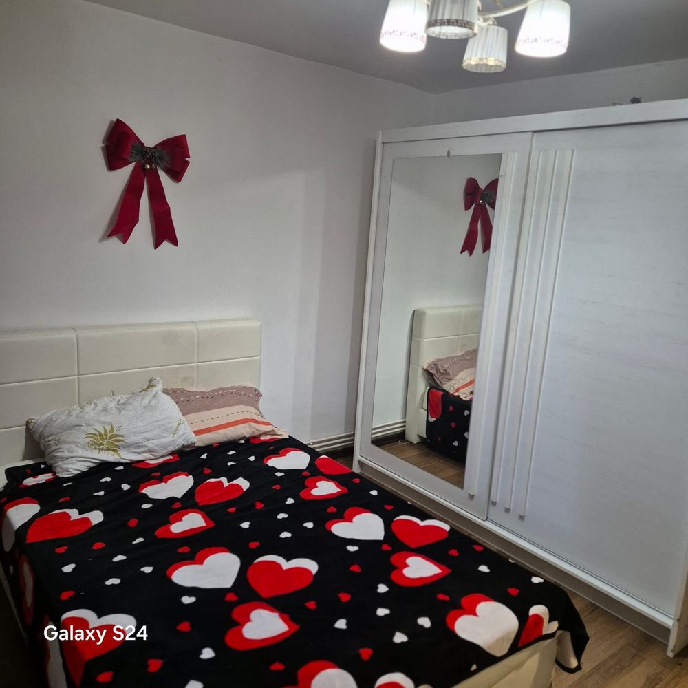 Apartament decomandat, 2 camere, 2 băi + balcon – Calea Torontalului