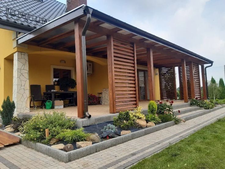 Căsuțe  garaje terase foișoare