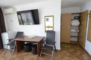 Camere libere Hostel Adonis Costinești – aproape de plajă