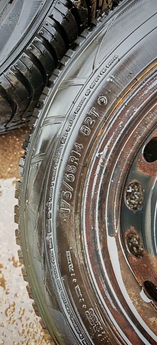 Vând 4 jante tabla R14  4x100 cu anvelope Falken