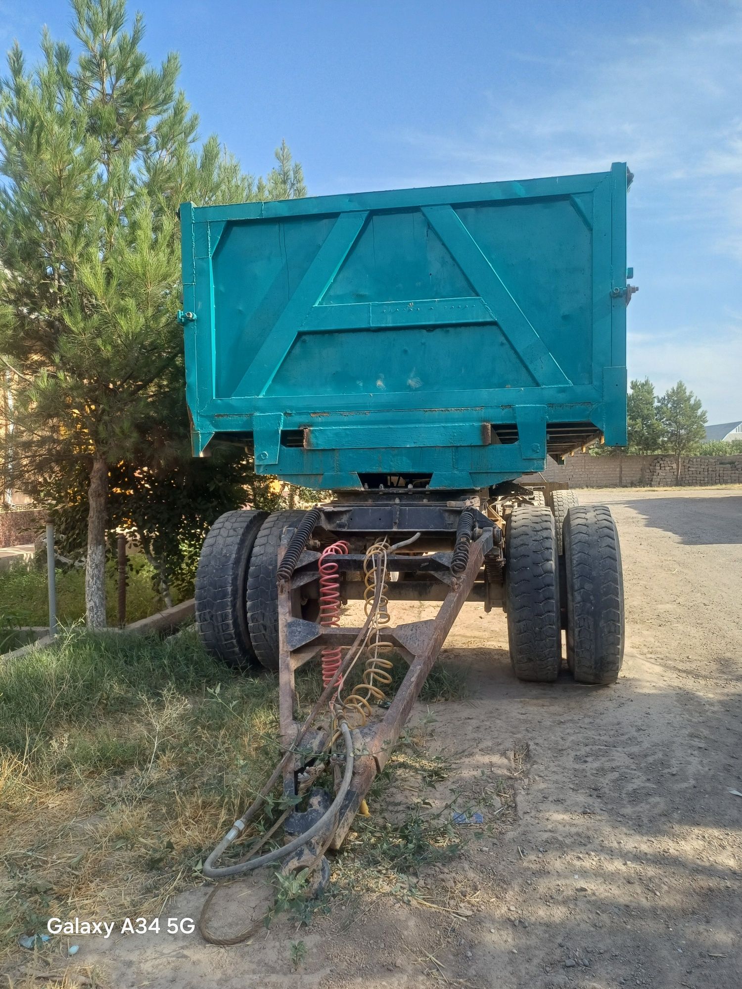 Dakemenlari bor.