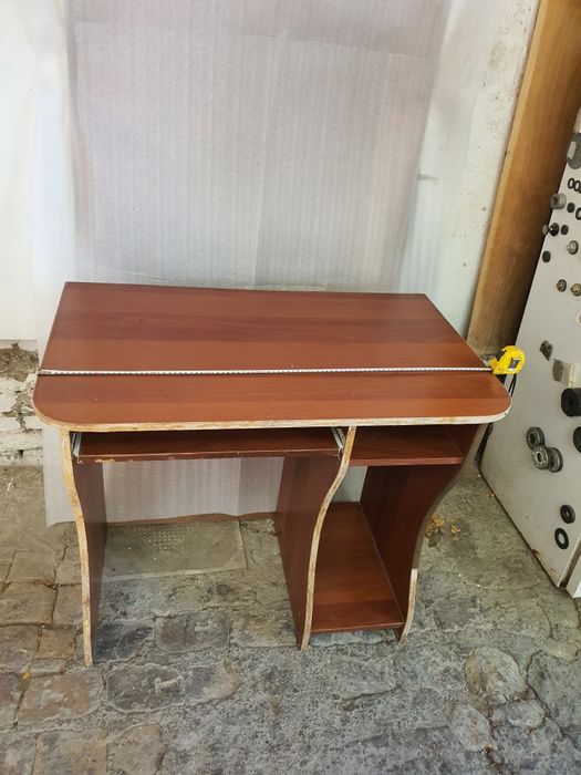 Продаётся Стол Выдвижной