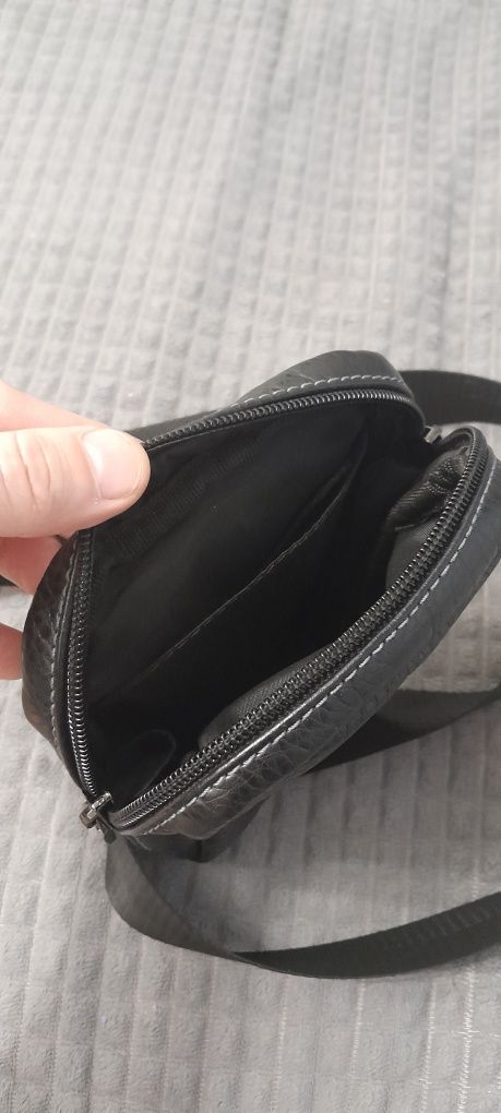 Продам барсетку эко-кожа в отличном состояние
