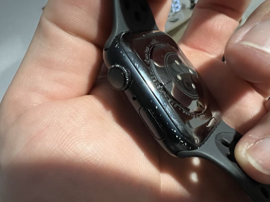 Apple Watch Seria 7 Nike edition.