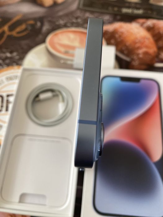 Продавам Ipnone 14 Plus