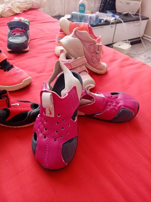 Найк. Адидас Пума за  момичета сандали,боти маратонки от 20 до 24 н