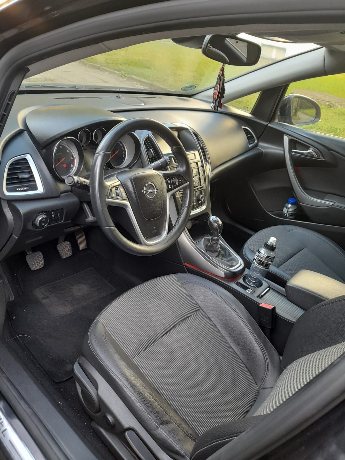 Opel Astra Sports Tourer 2013