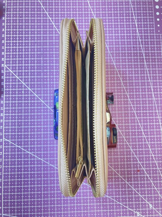 ЛОТ РАЗПРОДАЖБА на портфейли - дамски и мъжки