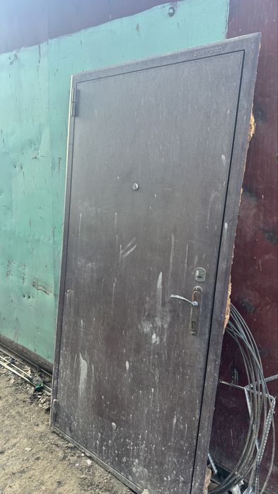 Наружная дверь продам Актобе