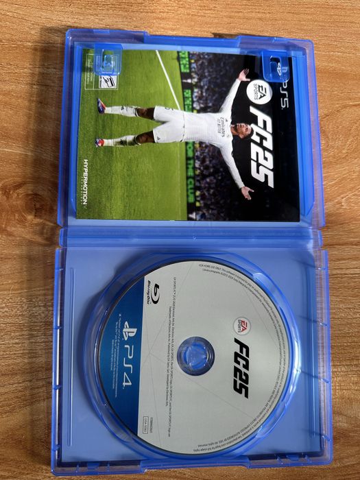 FC 25 Compatibil cu PS4 și PS5