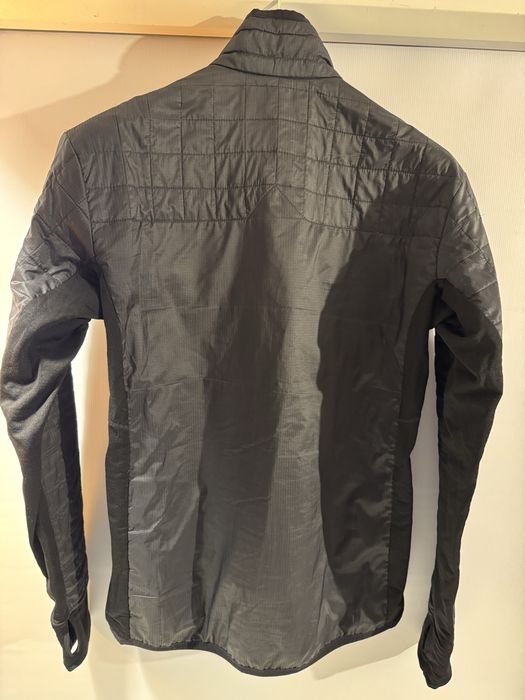 Jacheta ICEBREAKER M, barbateasca, merge si L mai slim