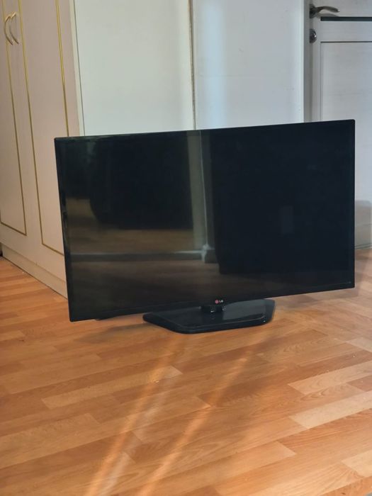 Смарт телевизор LG 106 см WiFi YouTube