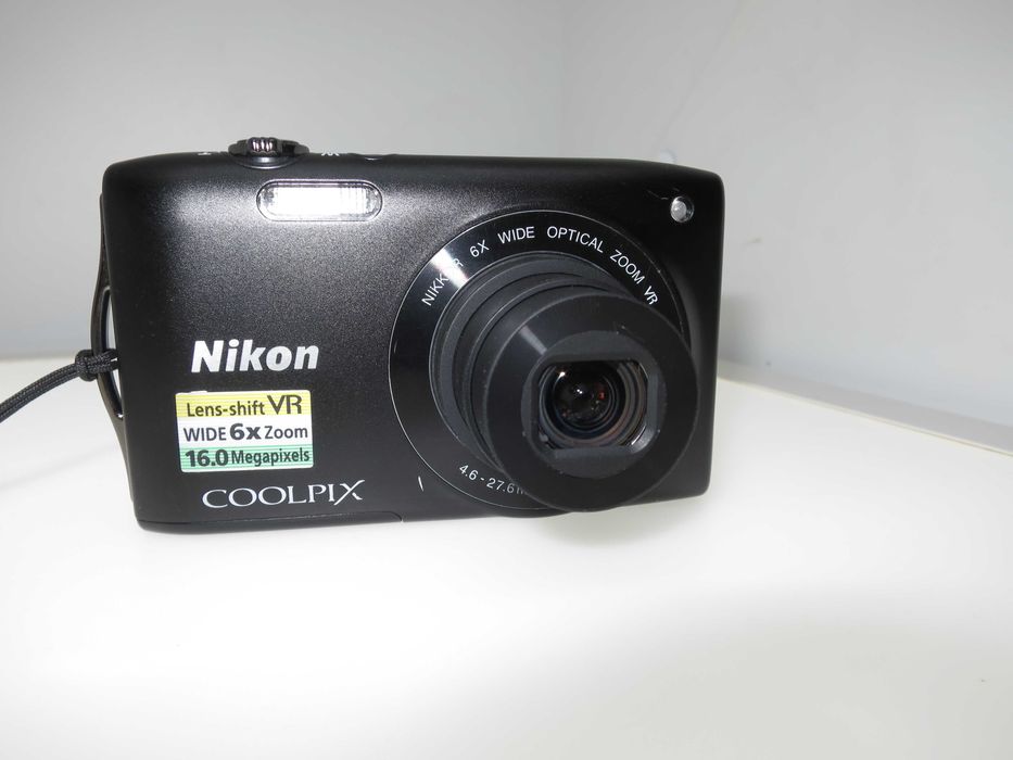 Nikon Coolpix S3300 ултра компактен фотоапарат дигитална камера