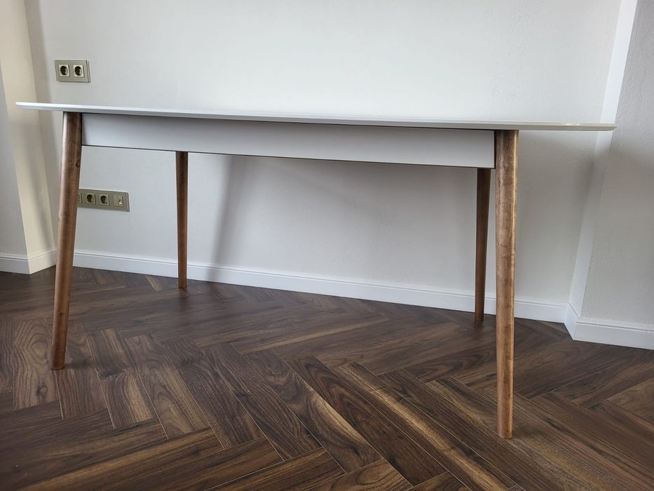 Стол кухонный неиспользованный