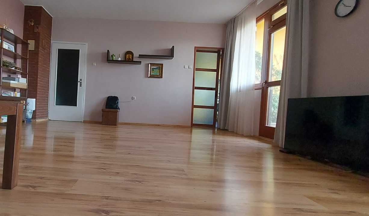 Продава се Тристаен апартамент в Пловдив, Тракия - 91 кв.м за 1726 €/кв.м - Снимка #1