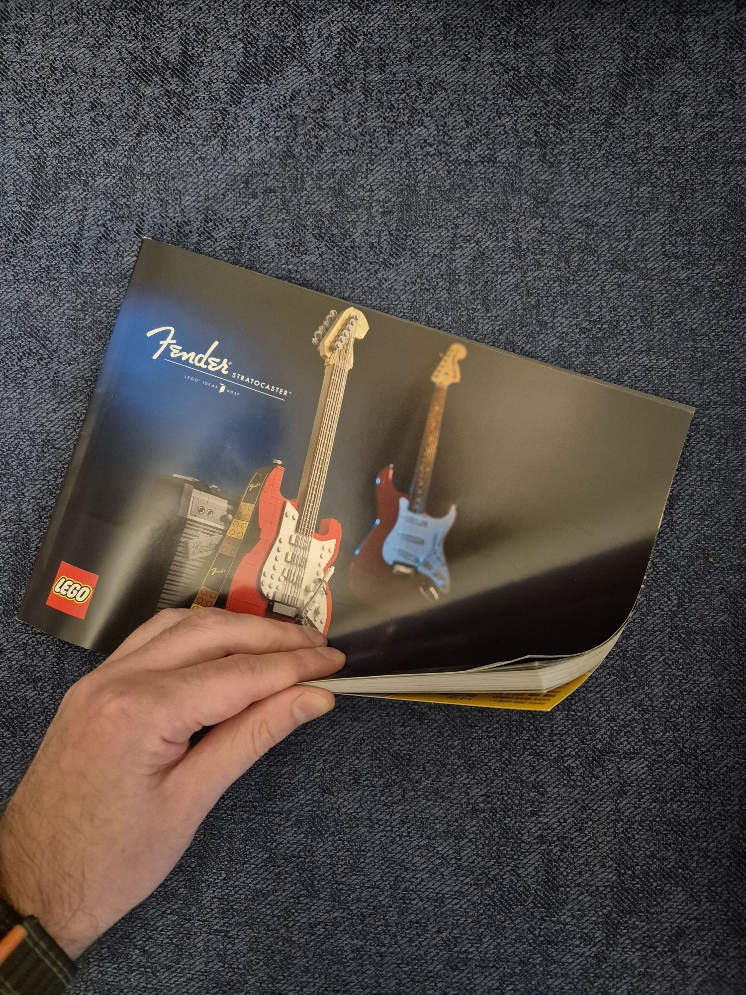 Lego Ideas Fender Stratocaster 21329