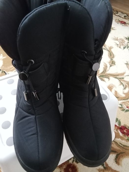 Продам женские сапоги