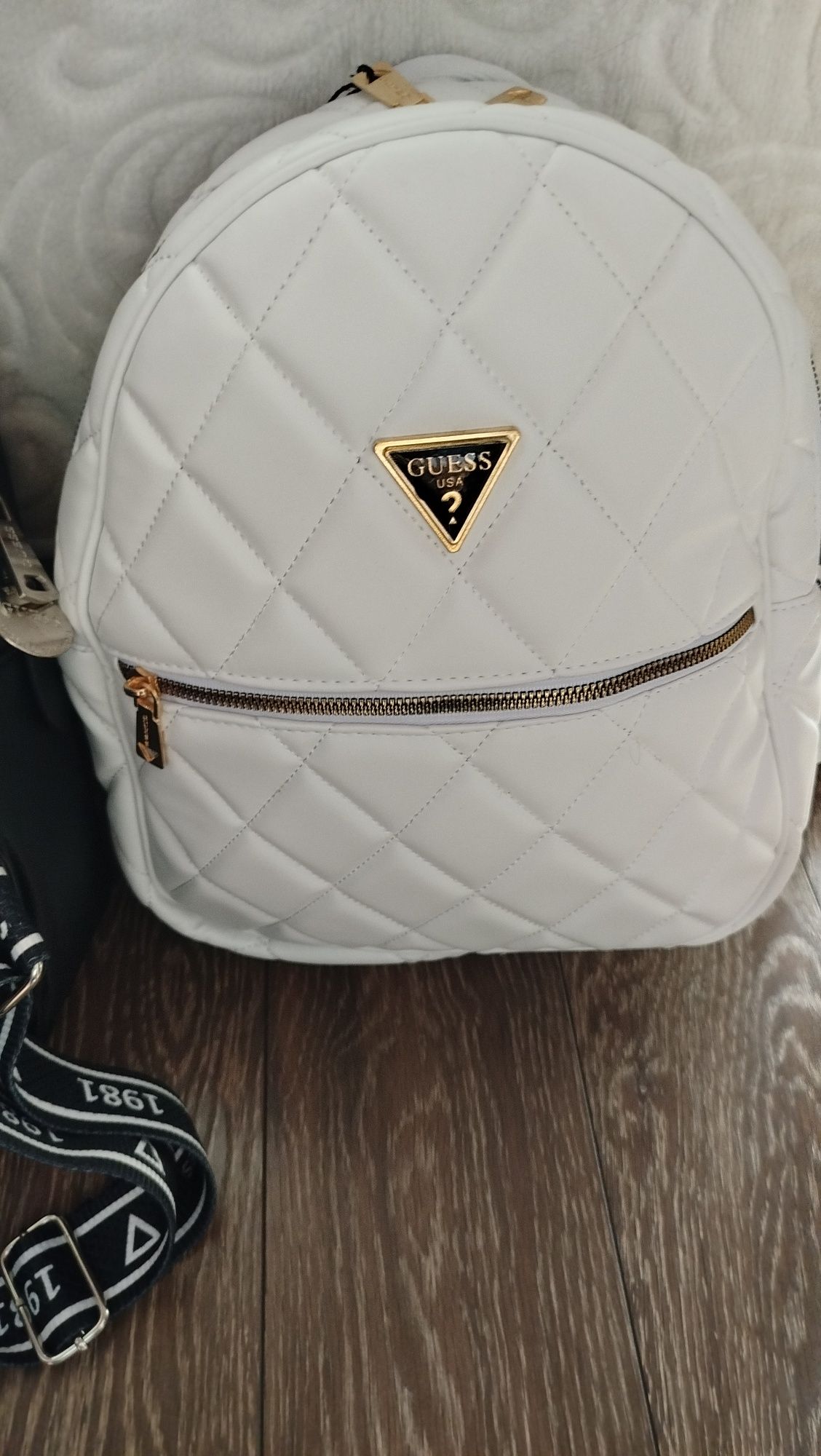 Раници гес guess