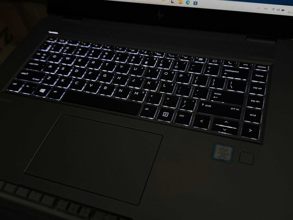 HP ZBook Studio G5 Core i7-8850H ram 8 ssd 256 NVIDIA Quadro P1000 4гб