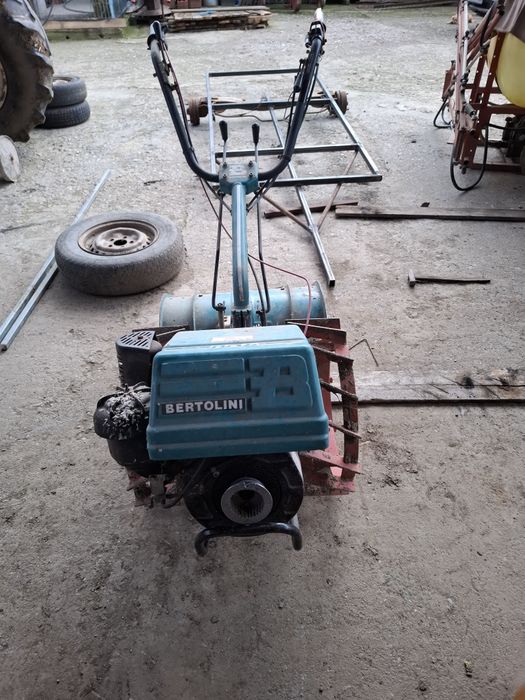 Vând motocultor Bertolini