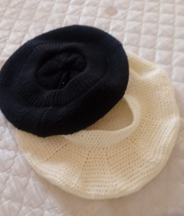 Берет қолдан тоқылған